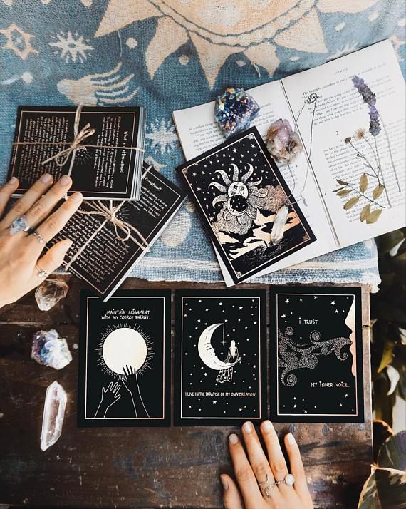 Personalized psychic reading with tarot cards and crystals by Psychic Mella